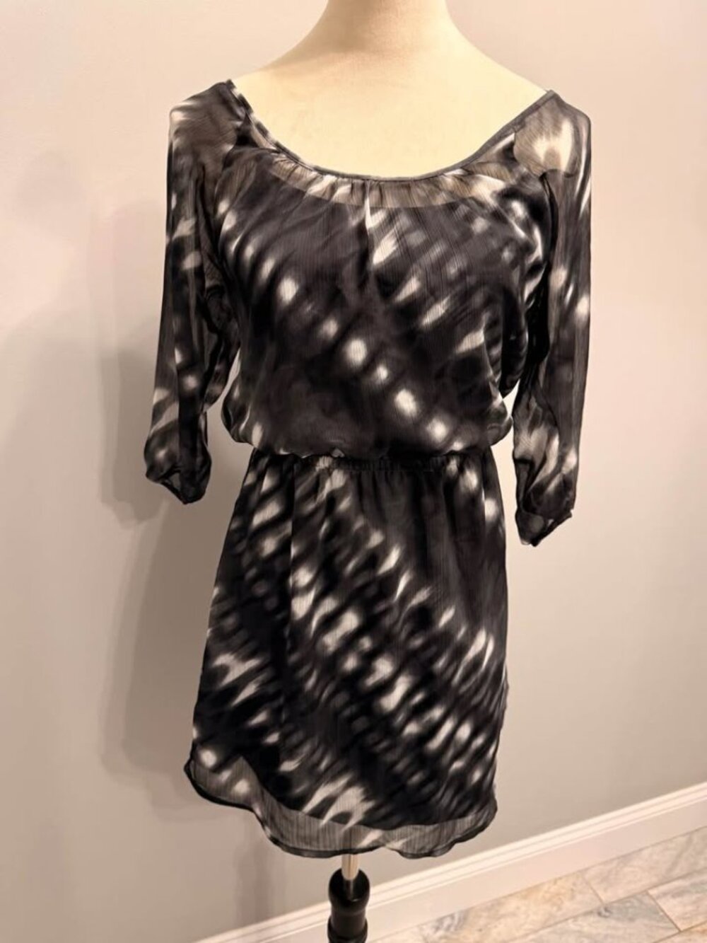 NEW Express women's XS black/white lined one-piece dress